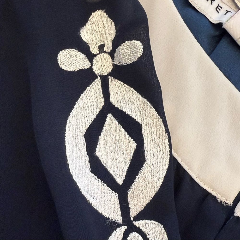 Gretchen Scott Navy & White Embroidered Loose fitting Dress Medium - Picture 7 of 12